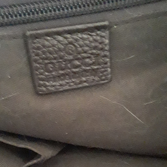 Gucci OS Sukey bag unused. Tan with brown Gucci emblems and gold hardware. - Picture 3 of 3